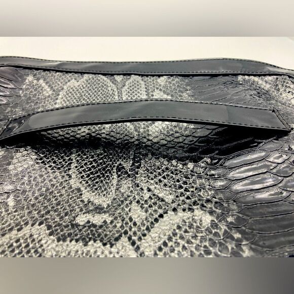 Redken Patent Snakeskin Print Black/Silver Clutch Like New - Picture 3 of 10